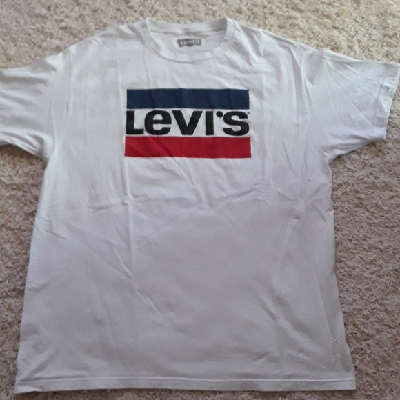 Levi's Tops - Levi's t- shirt